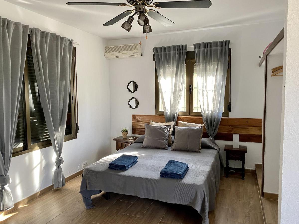 Las Palmeras Pizarra Ngoại thất bức ảnh