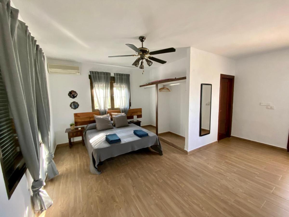 Las Palmeras Pizarra Ngoại thất bức ảnh